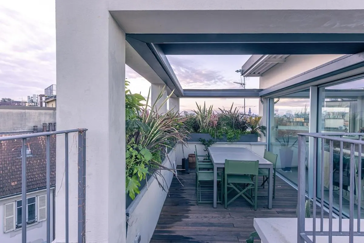 Moscova Elegance And Modern Design With Rooftop Милан 0*,  Италия